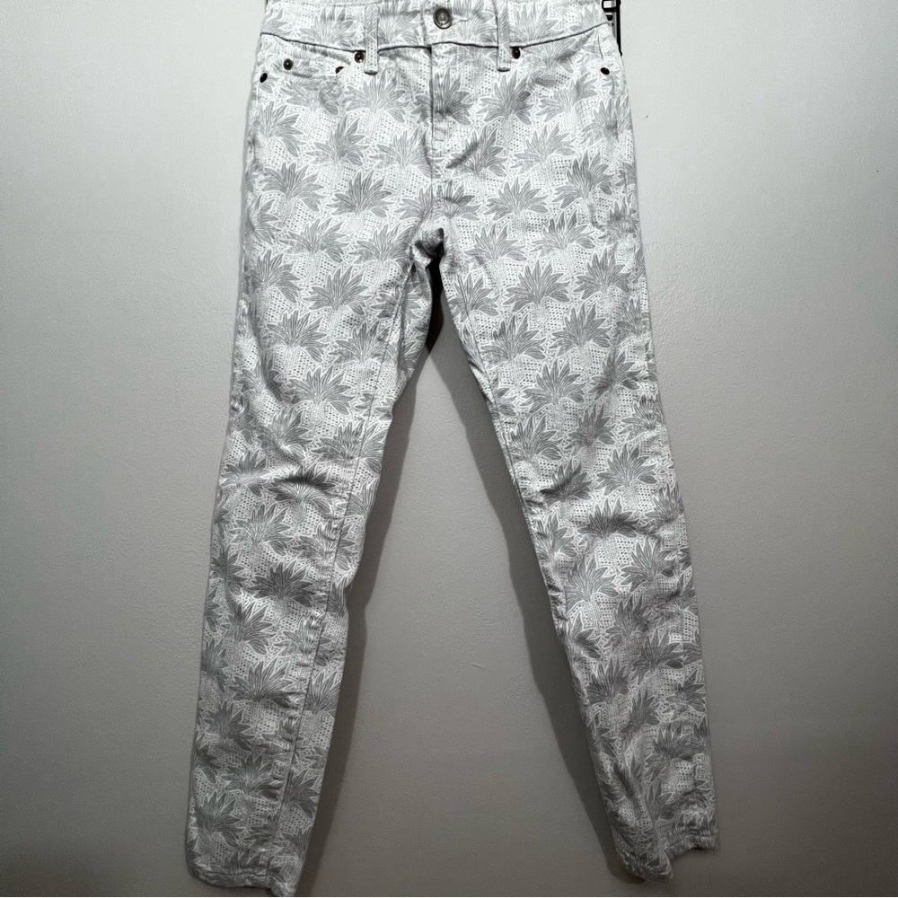 Vineyard Vines Floral Eyelet printed denim